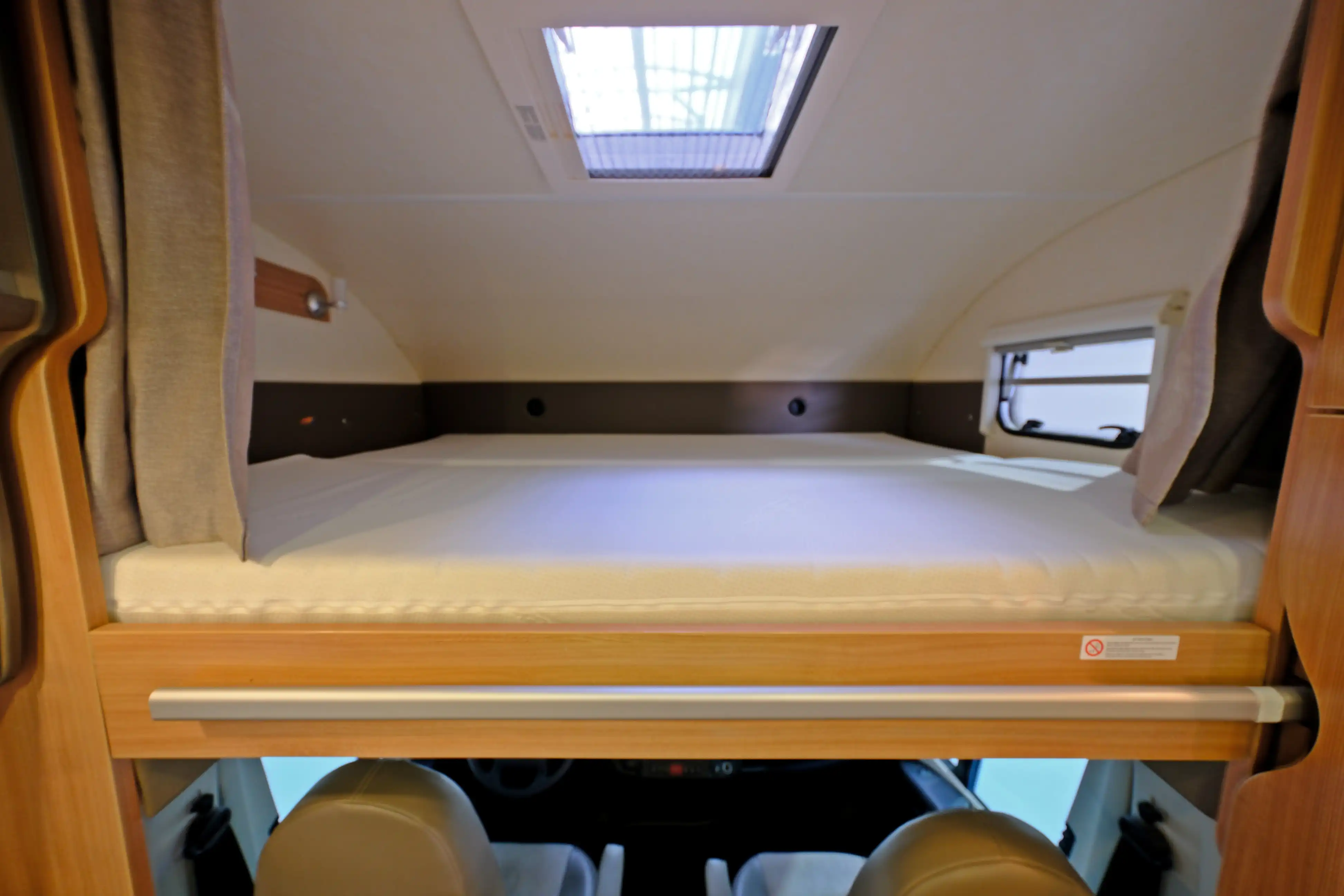 KNAUS Sky Traveller 500 